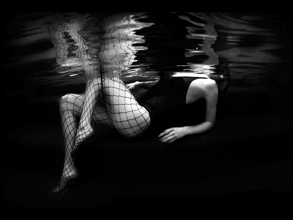 underwater-boudoir-photography